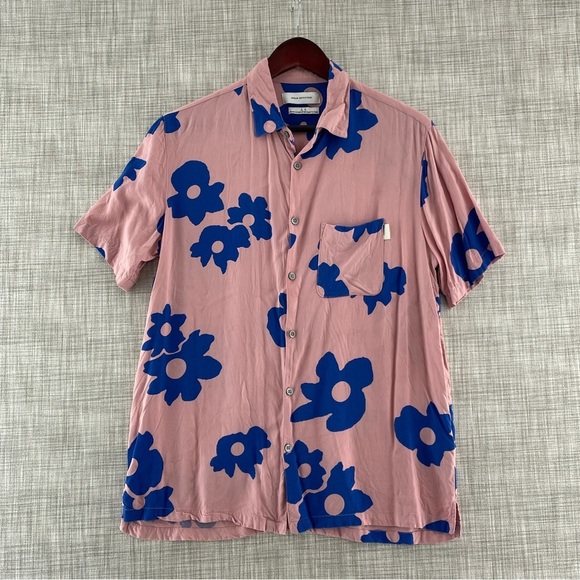 Urban Outfitters Floral Hawaiian 100% Viscose Button Down Short Sleeve Men's S - Picture 1 of 11